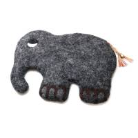 Picture of elephant hot pad