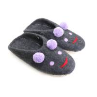 Picture of baby shoes and slippers