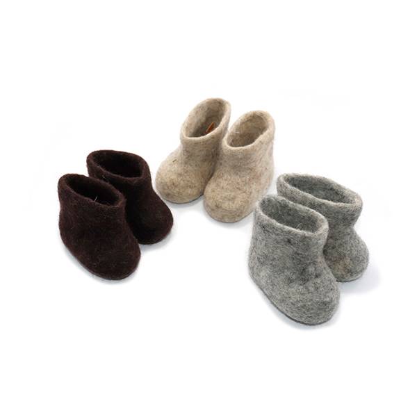 Picture of felt boots and infants
