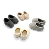 Picture of felt shoes for infant